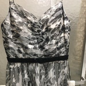 Adrianna Papell Hailey spaghetti strap black and white party dress in size 2 US